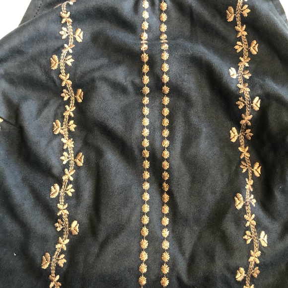 Sold on depop**Halter crop top - Picture 4 of 4